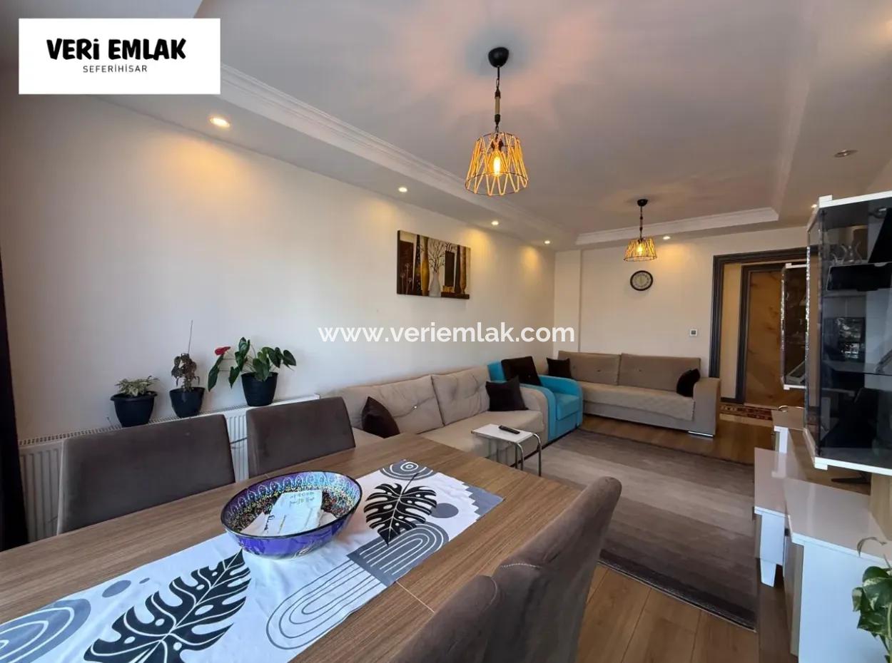 Stylish 2 1 Flat With Separate Kitchen, Glass Balcony And Natural Gas In Camikebir Neighborhood
