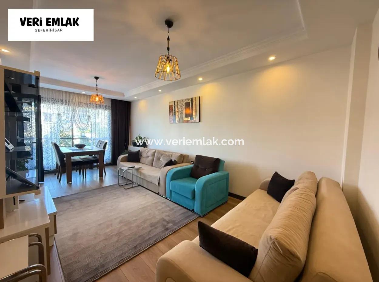 Stylish 2 1 Flat With Separate Kitchen, Glass Balcony And Natural Gas In Camikebir Neighborhood