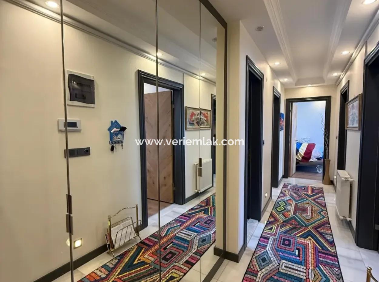 Stylish 2 1 Flat With Separate Kitchen, Glass Balcony And Natural Gas In Camikebir Neighborhood
