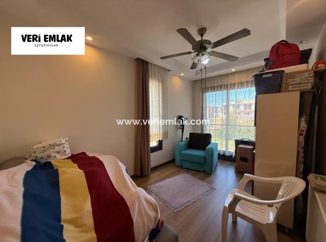 Stylish 2 1 Flat With Separate Kitchen, Glass Balcony And Natural Gas In Camikebir Neighborhood