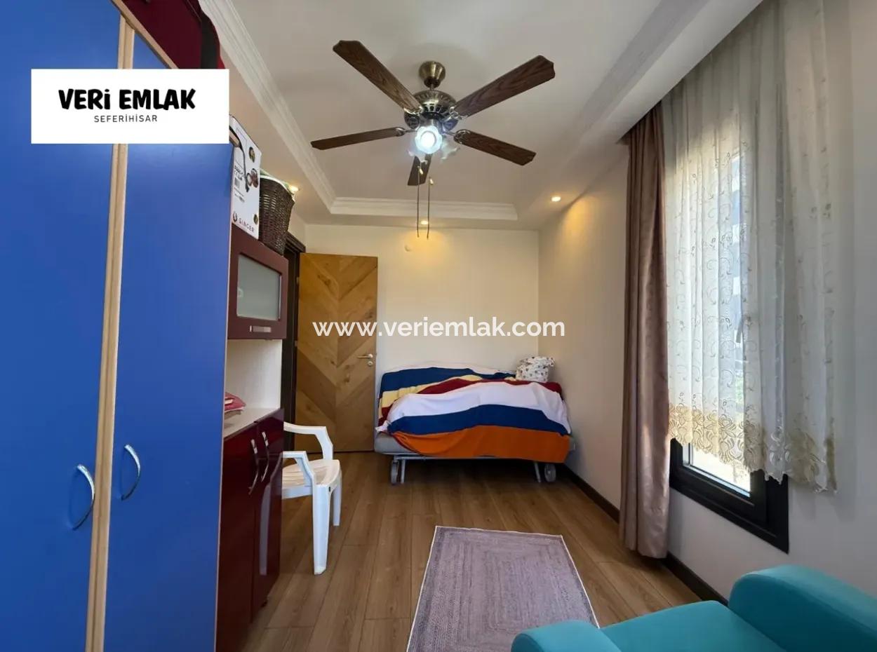 Stylish 2 1 Flat With Separate Kitchen, Glass Balcony And Natural Gas In Camikebir Neighborhood
