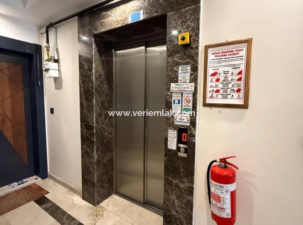 Stylish 2 1 Flat With Separate Kitchen, Glass Balcony And Natural Gas In Camikebir Neighborhood