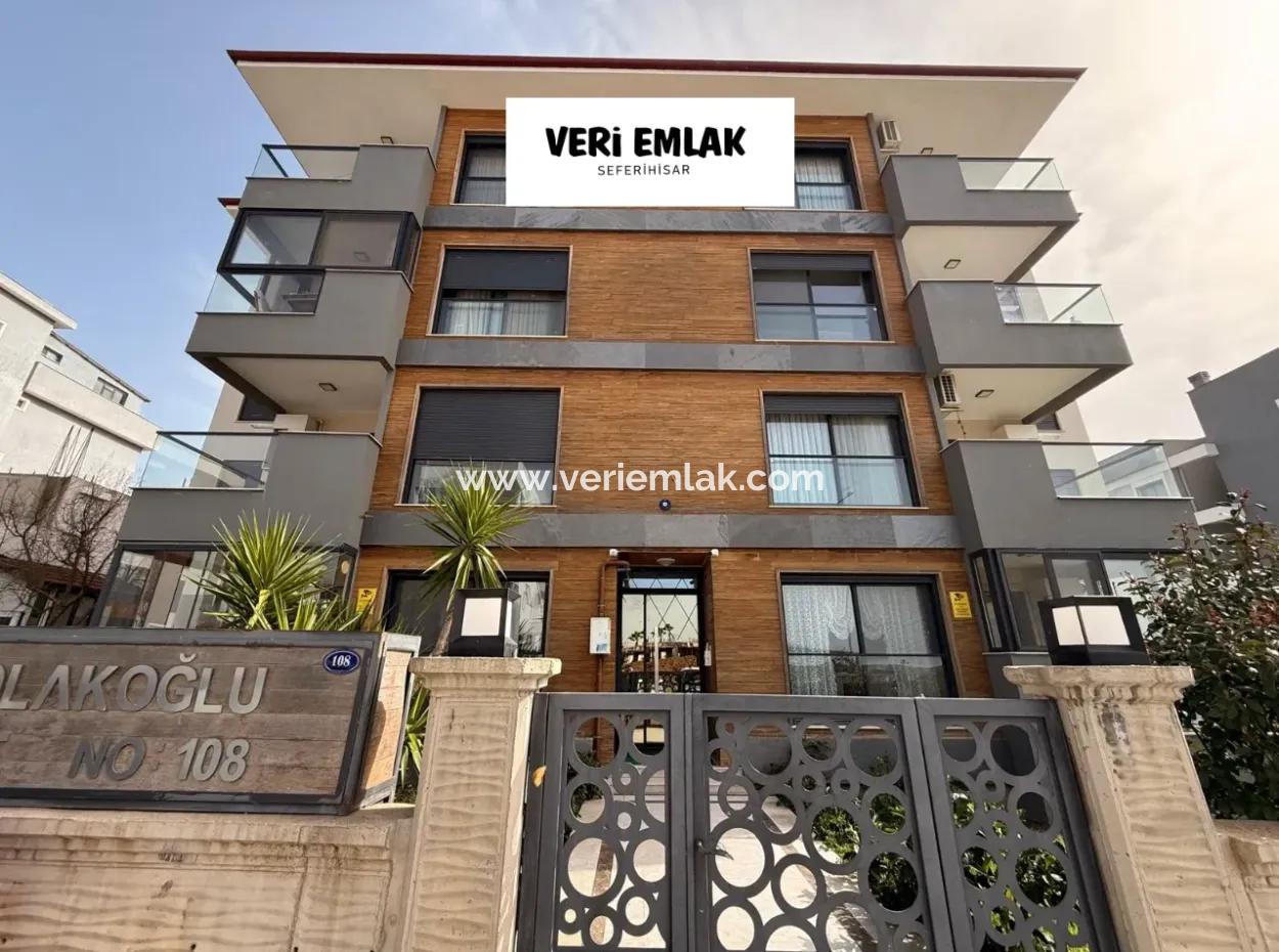Stylish 2 1 Flat With Separate Kitchen, Glass Balcony And Natural Gas In Camikebir Neighborhood