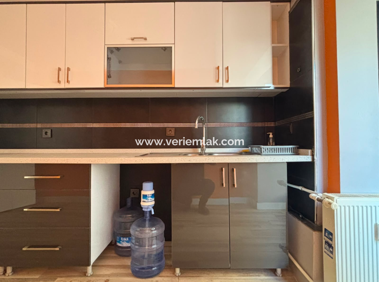Empty 1St Floor Empty Flat For Sale With Parking Lot In Alsancak Şaireşref!