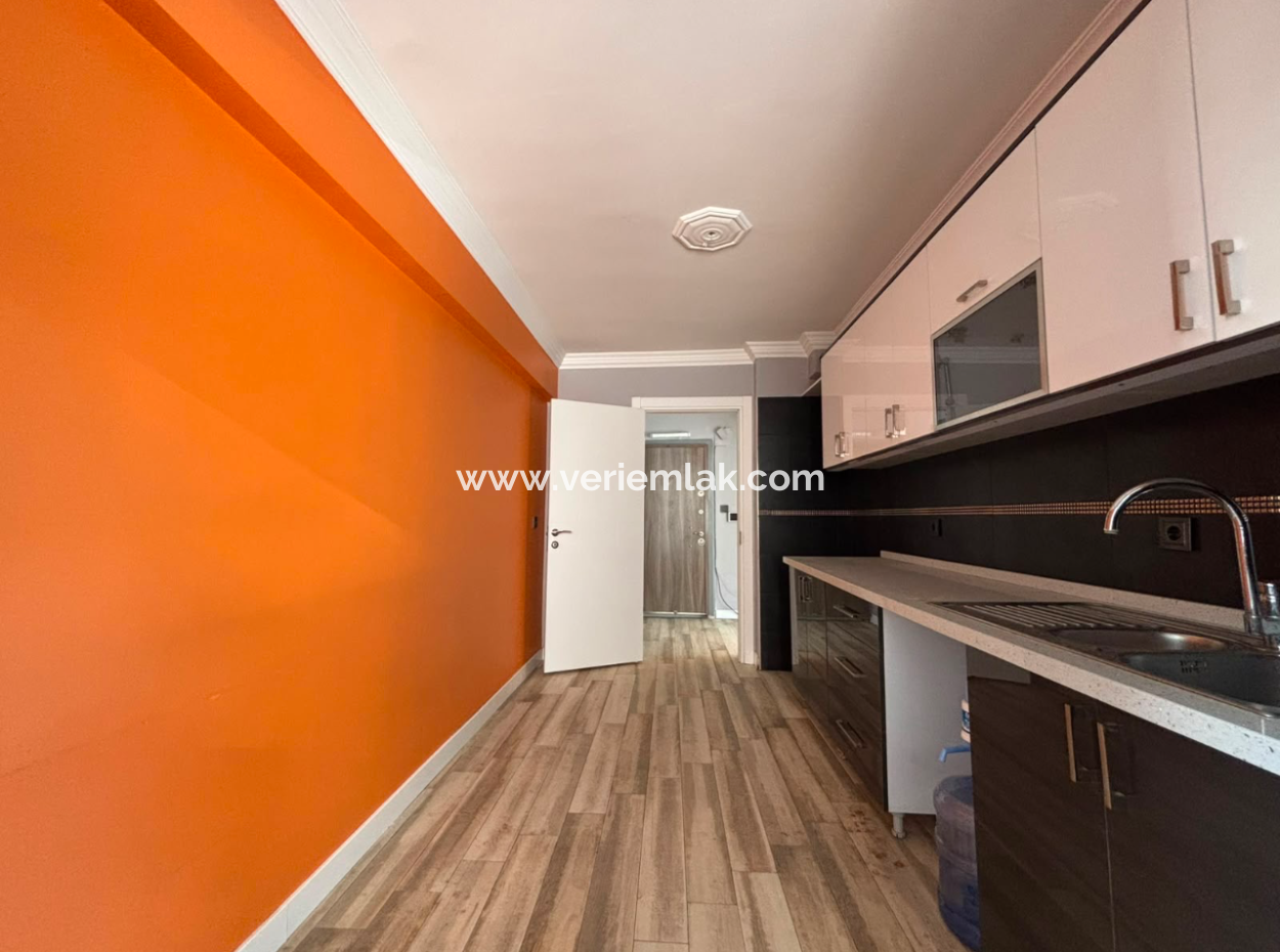 Empty 1St Floor Empty Flat For Sale With Parking Lot In Alsancak Şaireşref!