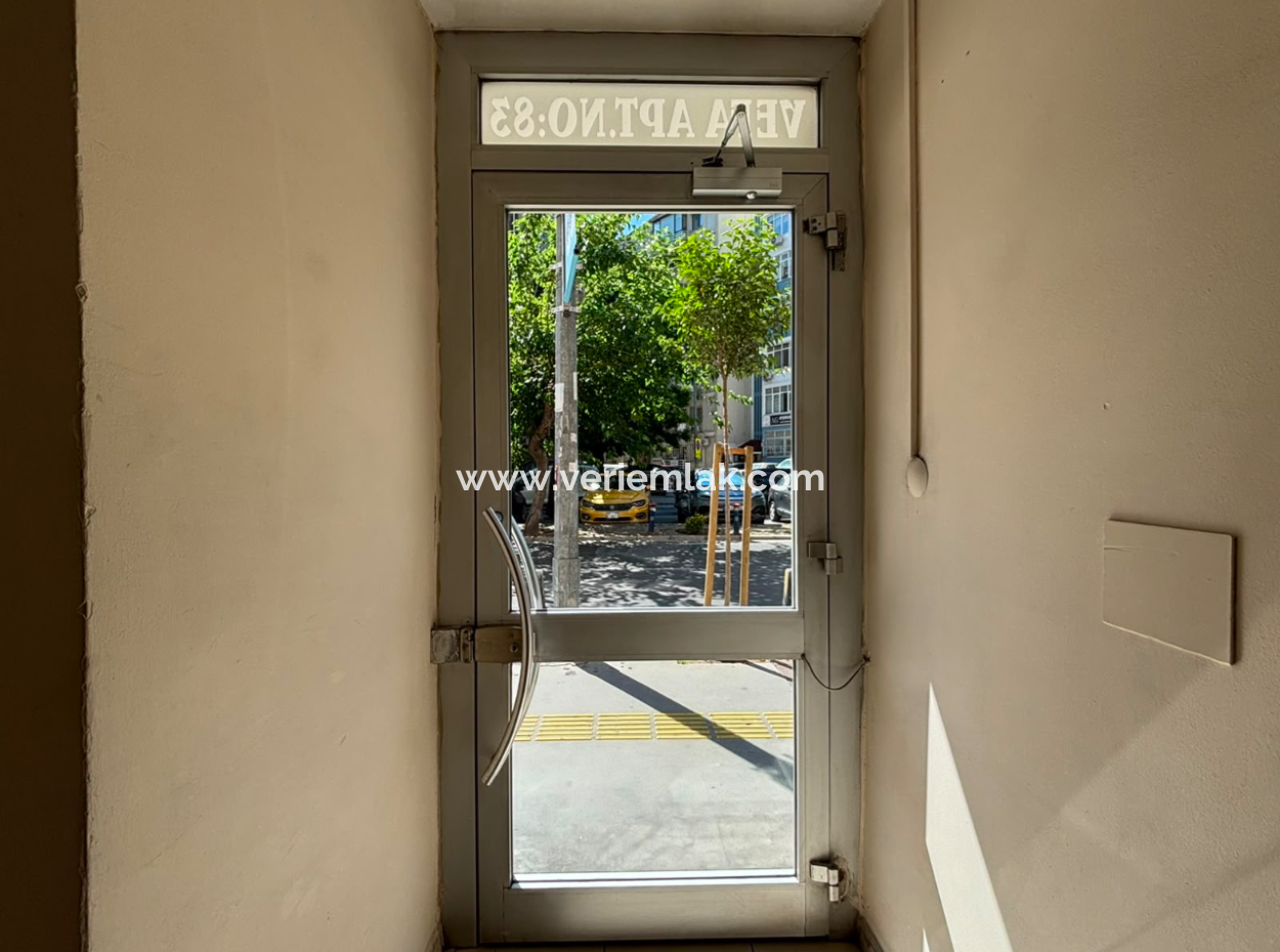 Empty 1St Floor Empty Flat For Sale With Parking Lot In Alsancak Şaireşref!
