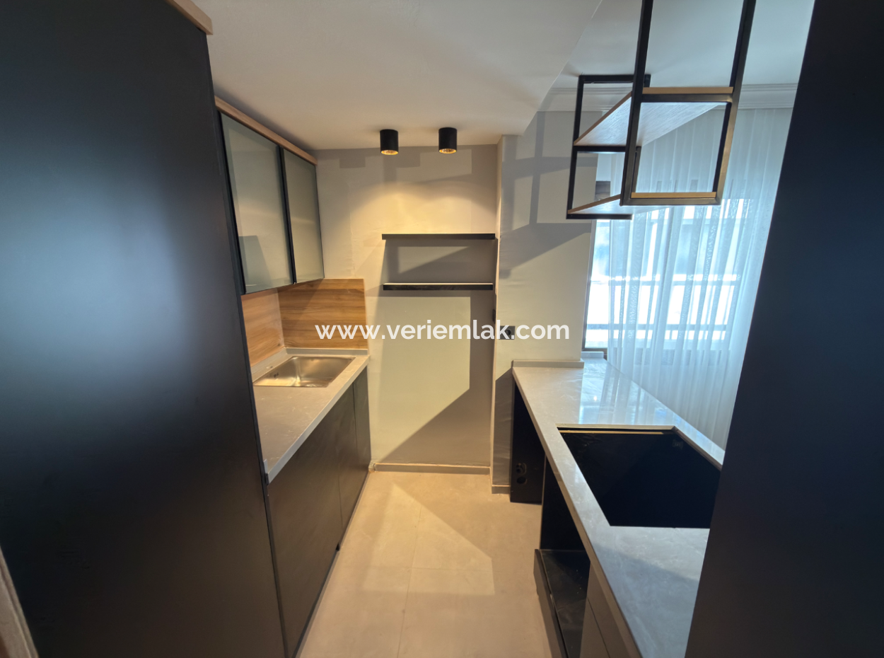 Alsancak Kültür Mahallesi Otoparkli 1 1 Flat For Sale Without Cost