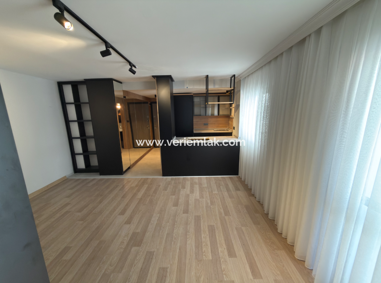 Alsancak Kültür Mahallesi Otoparkli 1 1 Flat For Sale Without Cost