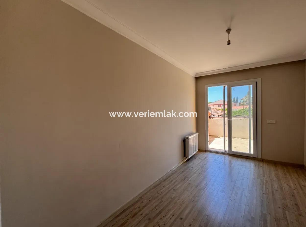 Spacious 2 1 Flat For Sale With Terrace And Balcony In Çolakibrahimbey Neighborhood