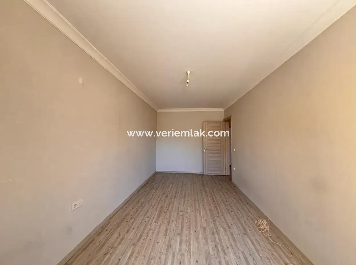 Spacious 2 1 Flat For Sale With Terrace And Balcony In Çolakibrahimbey Neighborhood