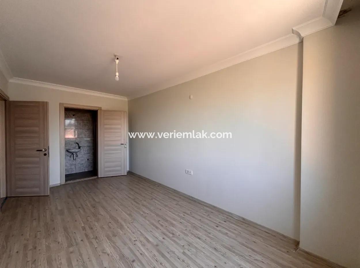 Mezzanine 2 1 Flat With En-Suite Bathroom And Balcony In Çolakibrahimbey Neighborhood