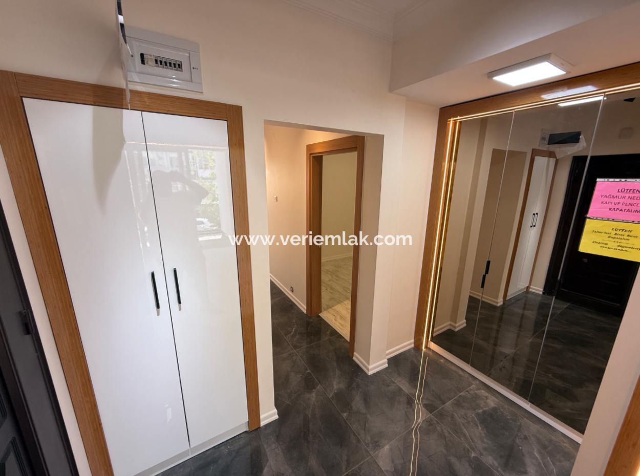 Fully Renovated Mezzanine Floor With Parking Lot Next To Göztepe Stadium In Güzelyali