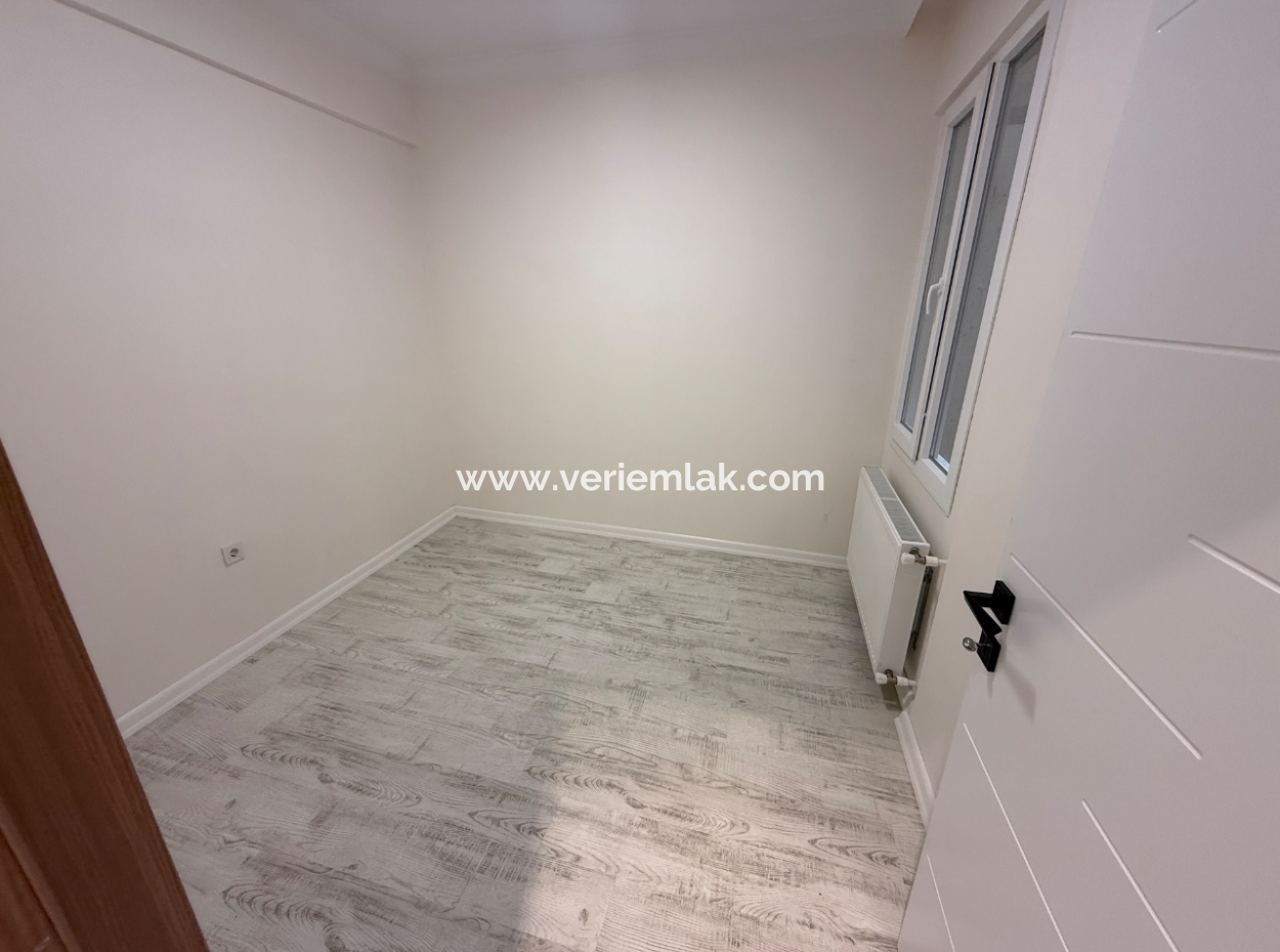 Fully Renovated Mezzanine Floor With Parking Lot Next To Göztepe Stadium In Güzelyali