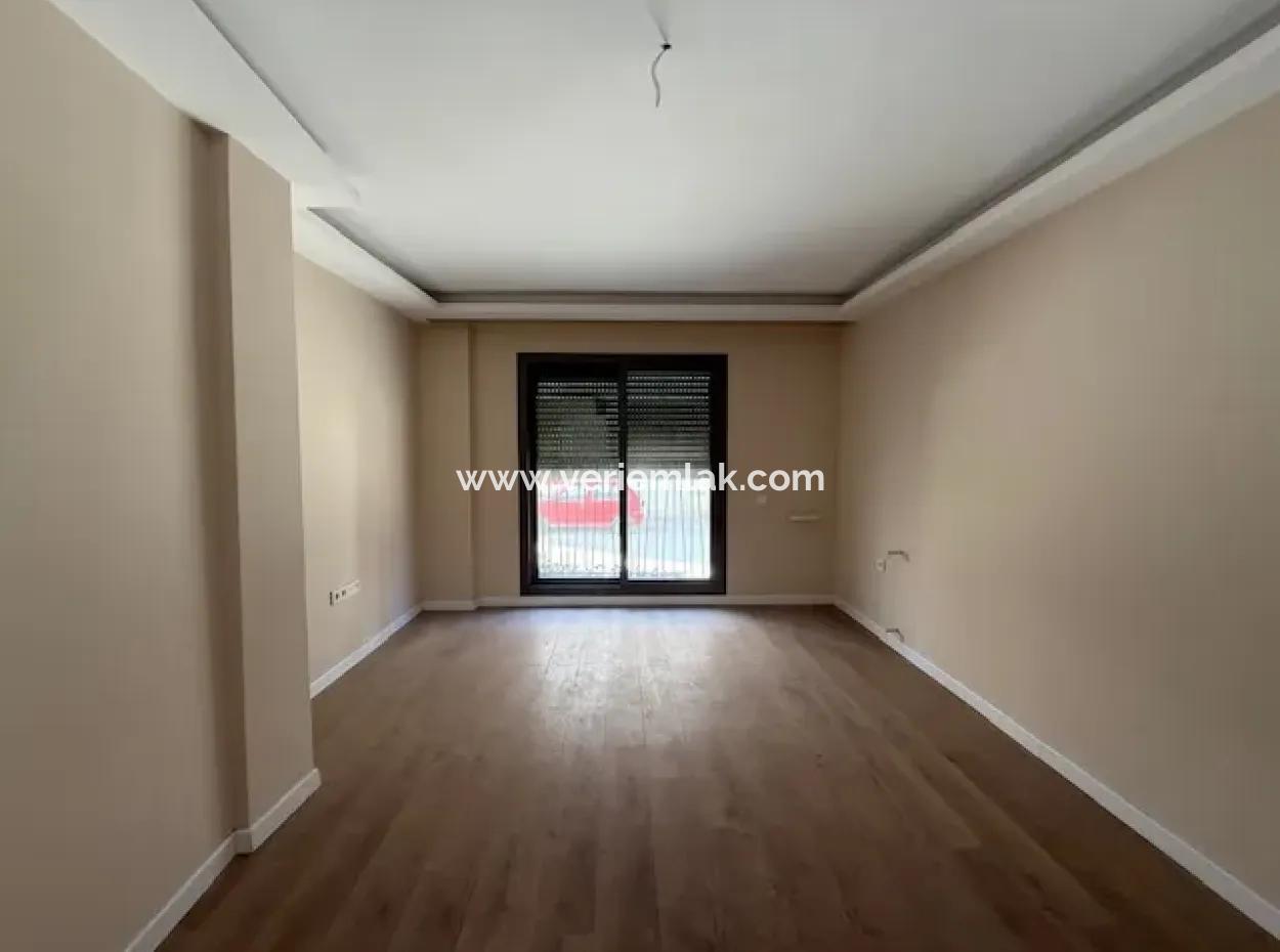 Comfortable And Luxury Flat For Sale In Seferihisar Çolak Ibrahim Bey Neighborhood