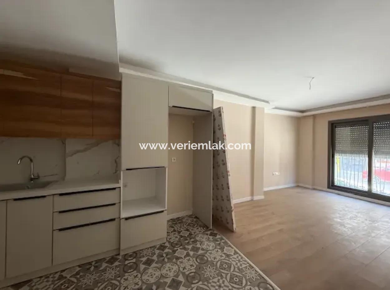 Comfortable And Luxury Flat For Sale In Seferihisar Çolak Ibrahim Bey Neighborhood