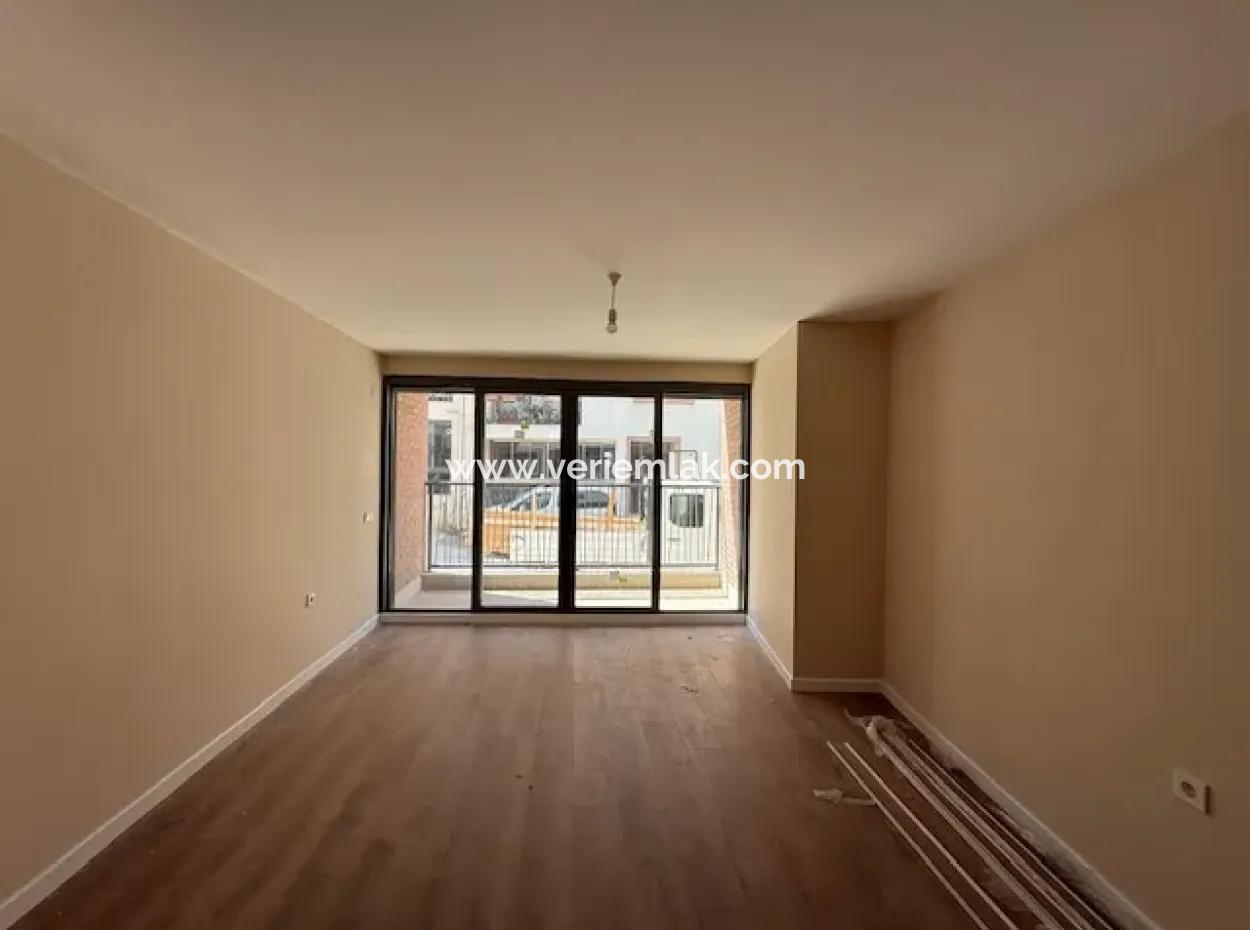 Comfortable And Luxury Flat For Sale In Seferihisar Çolak Ibrahim Bey Neighborhood