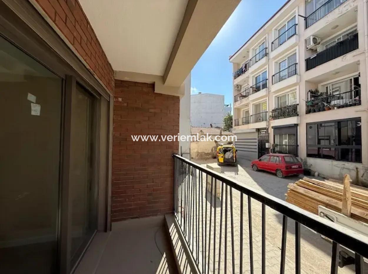 Comfortable And Luxury Flat For Sale In Seferihisar Çolak Ibrahim Bey Neighborhood