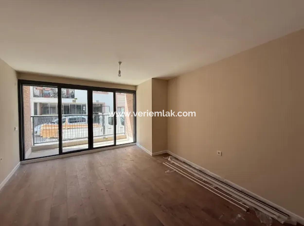 Comfortable And Luxury Flat For Sale In Seferihisar Çolak Ibrahim Bey Neighborhood