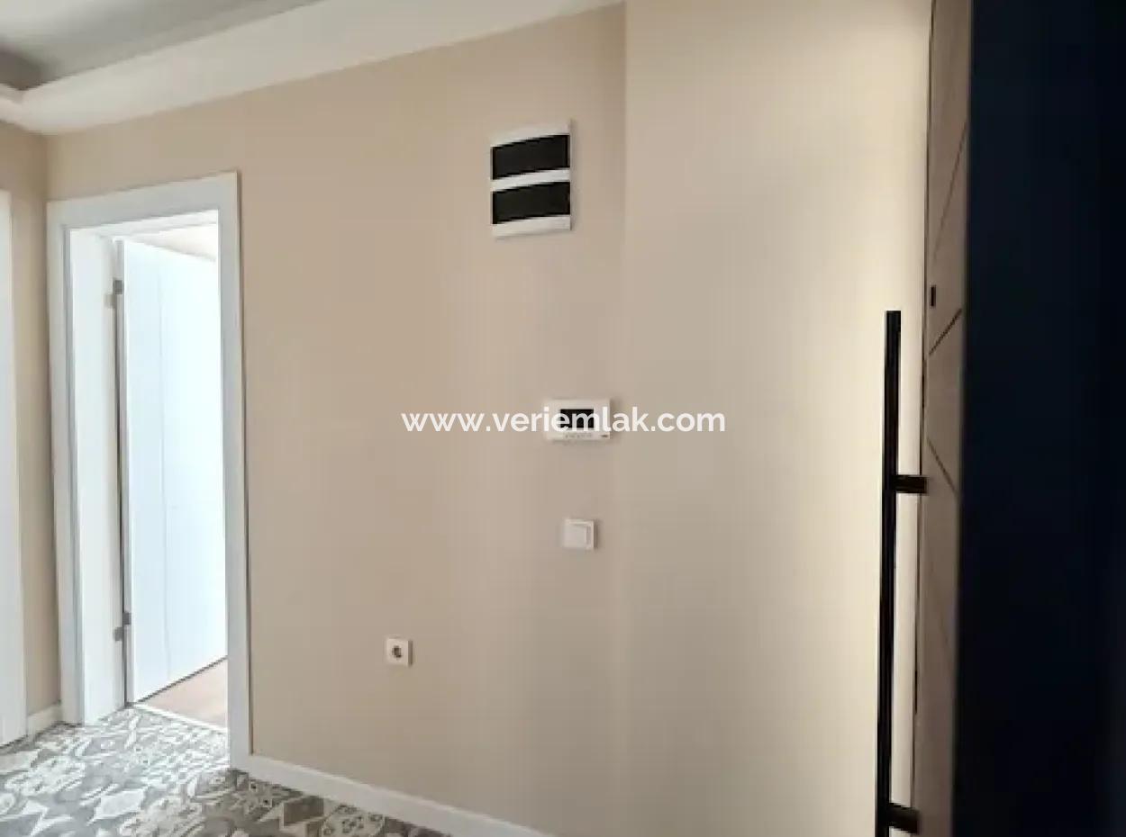 Comfortable And Luxury Flat For Sale In Seferihisar Çolak Ibrahim Bey Neighborhood