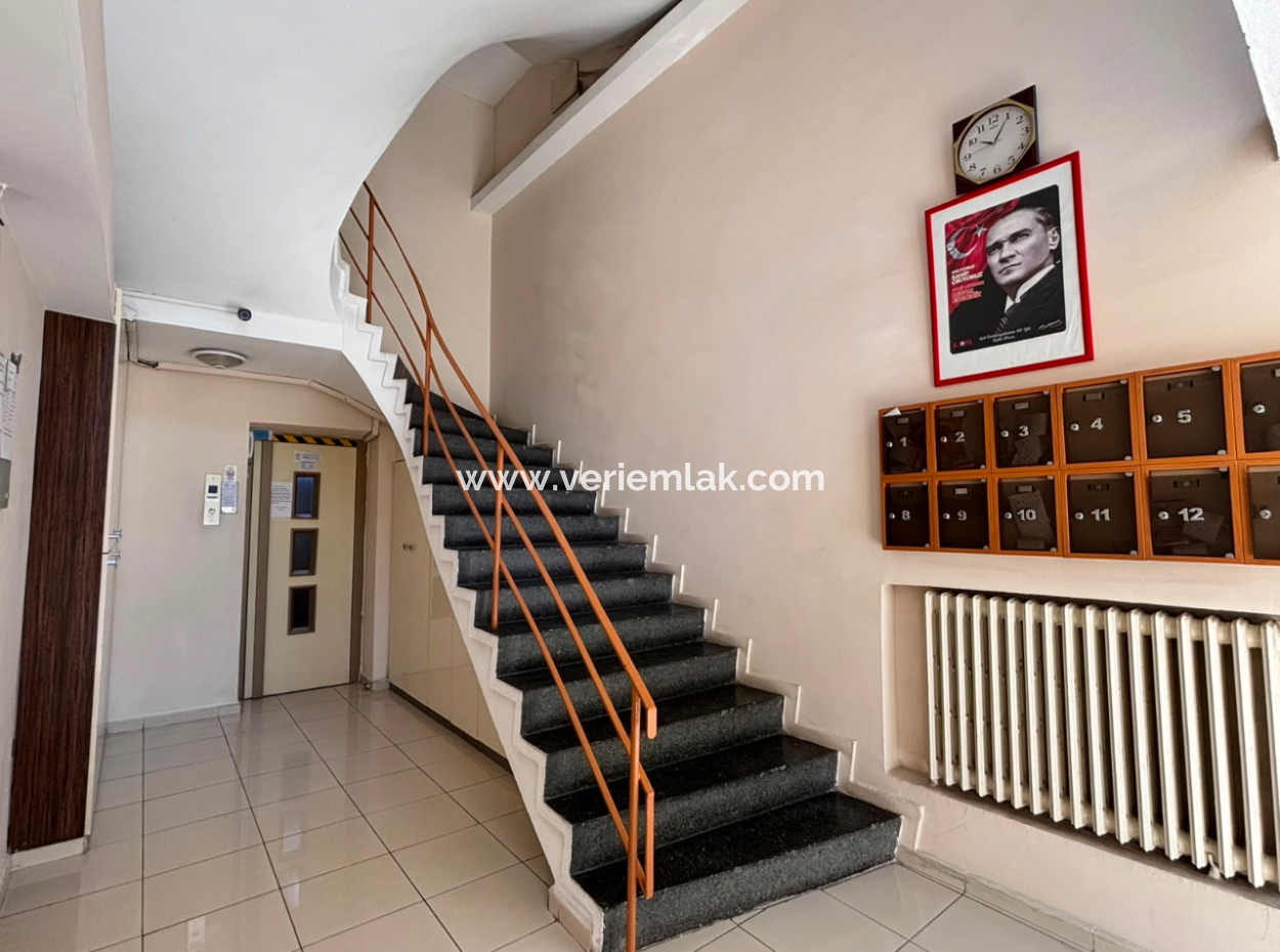 Empty 1St Floor 135M2 Flat For Sale With Parking Lot In Alsancak Şair Eşref