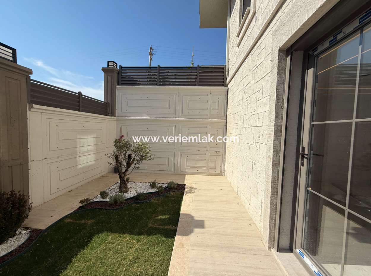 4 1 Triplex Villa In Seferihisar Camikebir District
