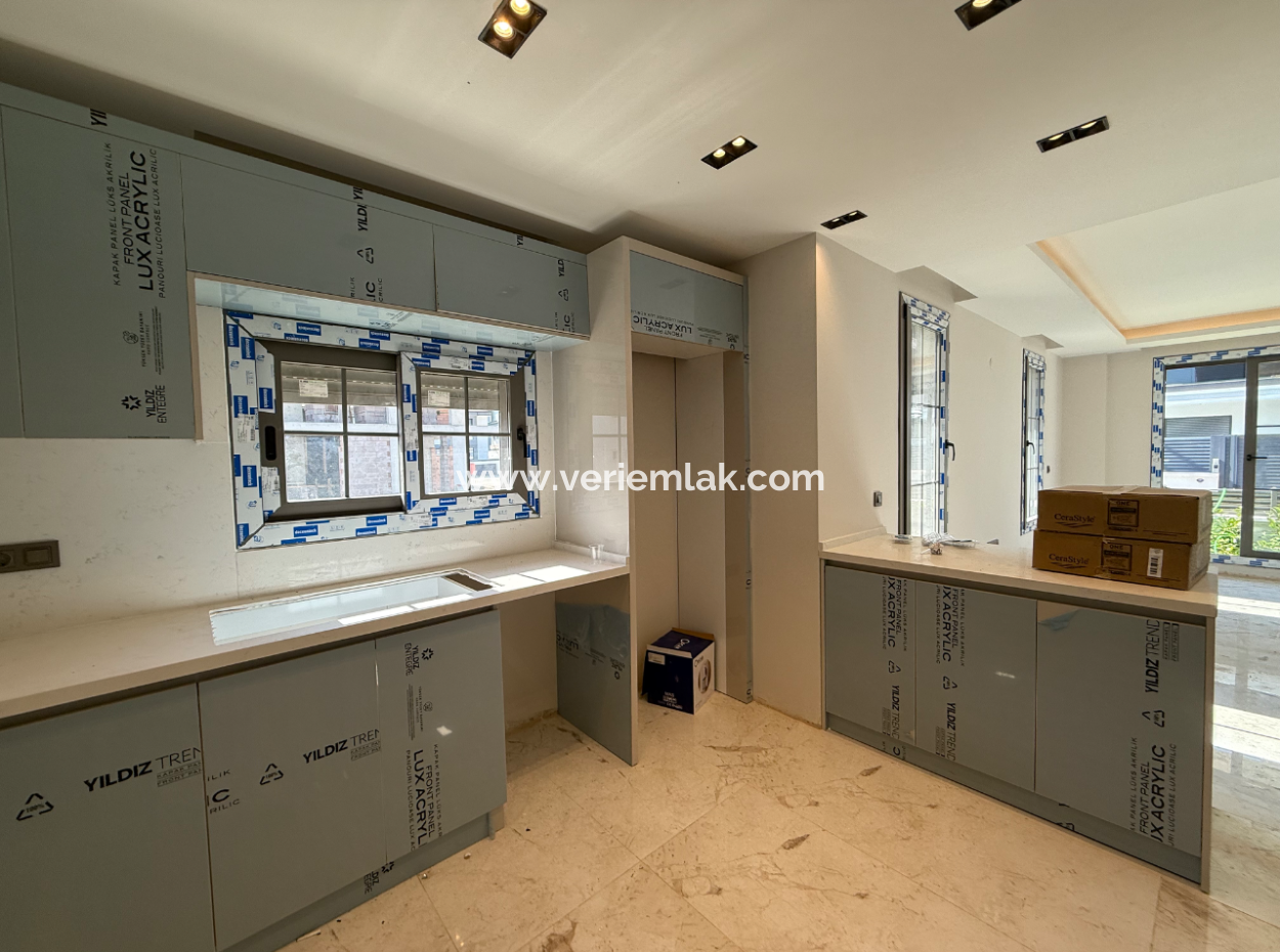 4 1 Triplex Villa In Seferihisar Camikebir District