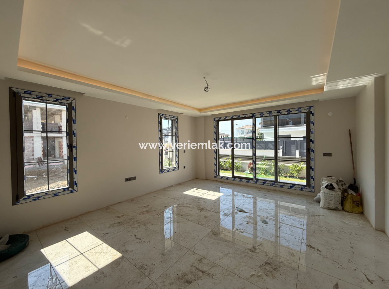 4 1 Triplex Villa In Seferihisar Camikebir District