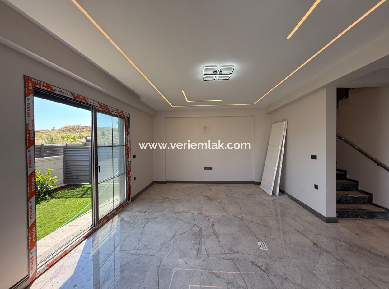 Modern Villa With Pool For Sale Near Seferihisar Akarca Bora Bora Houses