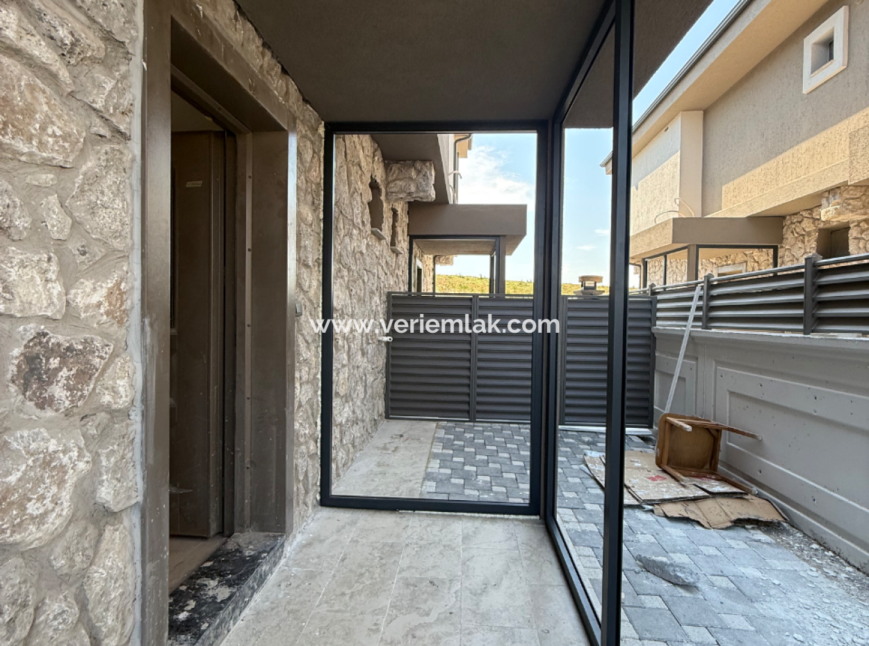 Modern Villa With Pool For Sale Near Seferihisar Akarca Bora Bora Houses