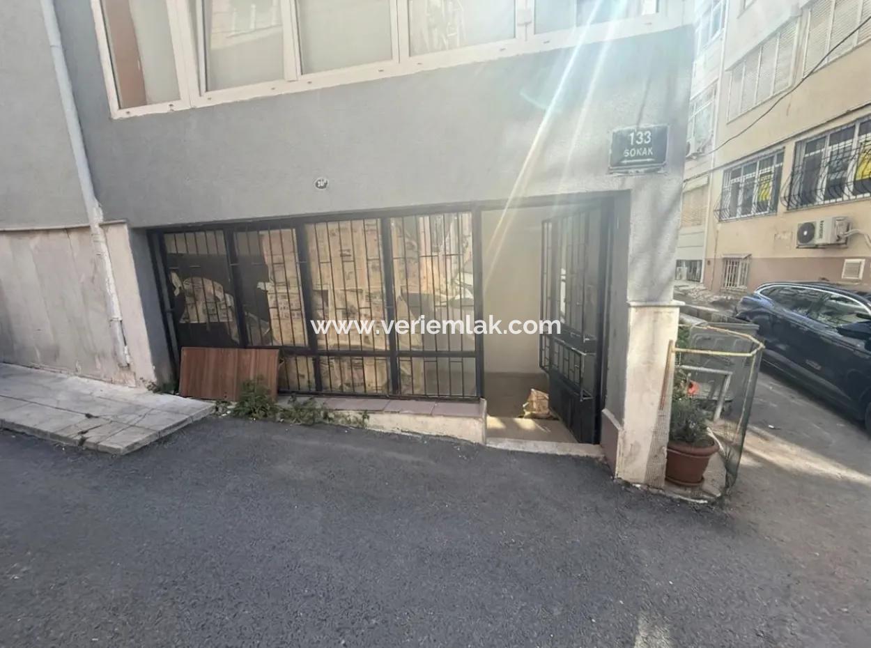 Located Very Close To The Main Street In Küçükyalı, 30 M2 Shop