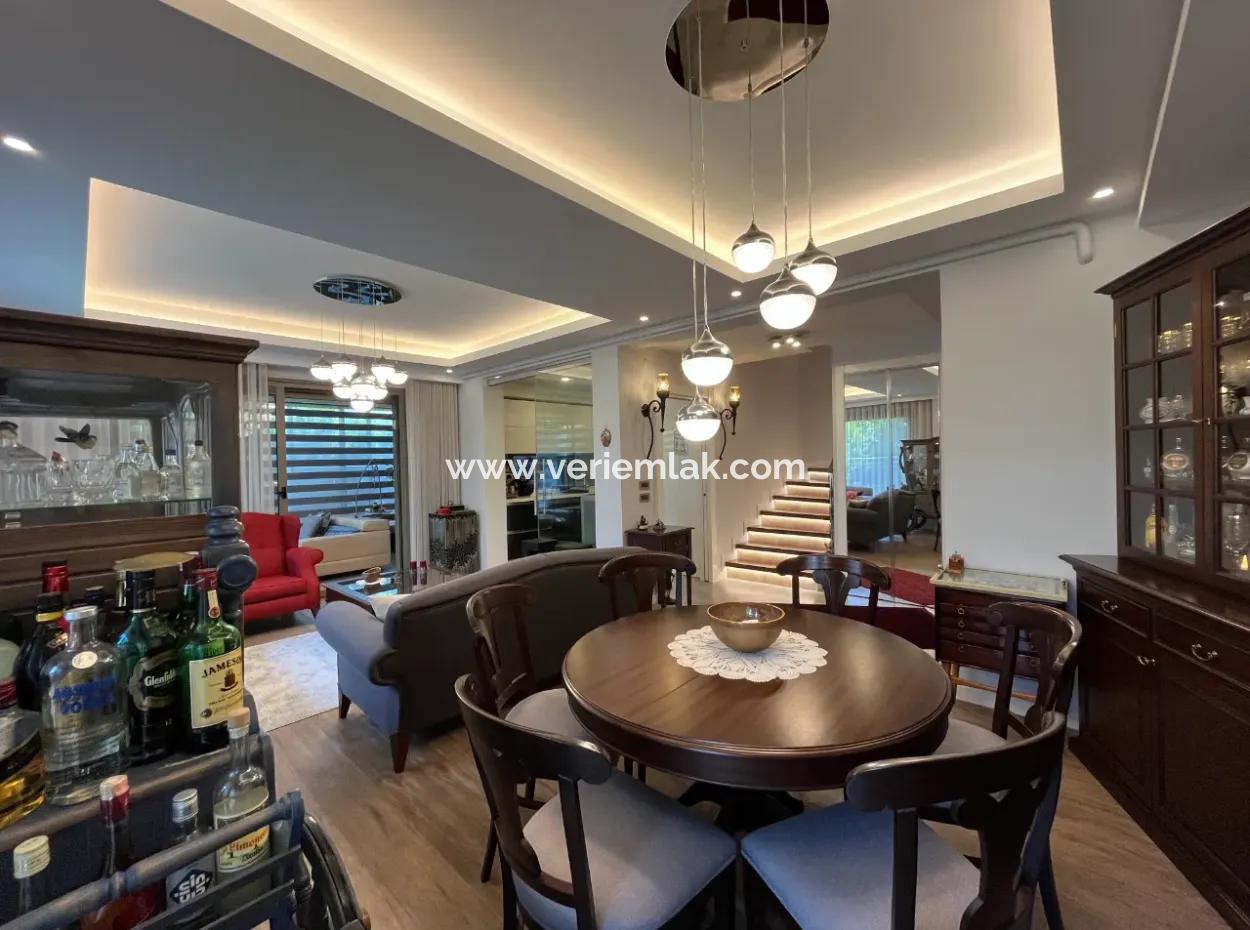 Private Villa With Terrace And Winter Garden In A Corner Location In Saygin Stil Yali