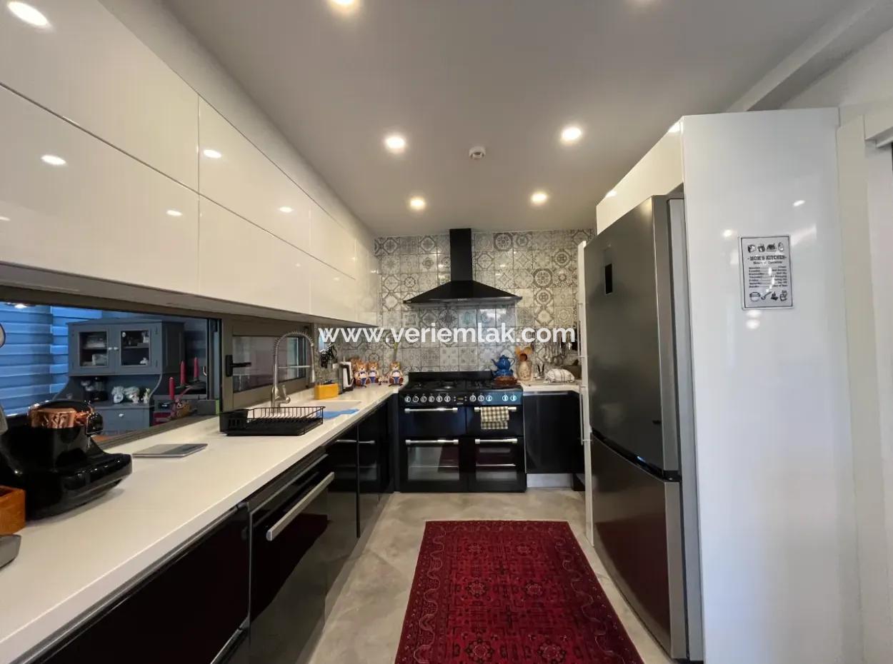 Private Villa With Terrace And Winter Garden In A Corner Location In Saygin Stil Yali