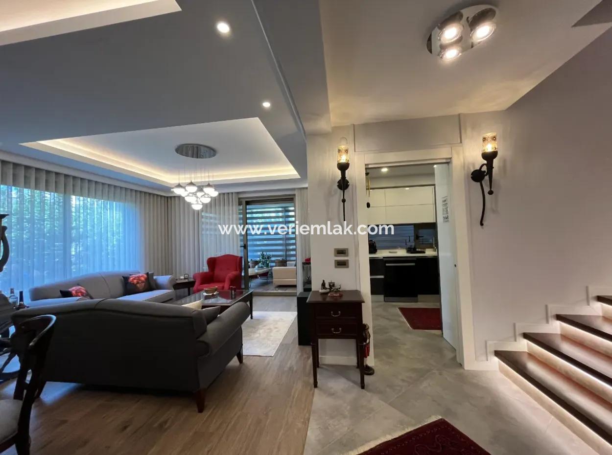 Private Villa With Terrace And Winter Garden In A Corner Location In Saygin Stil Yali