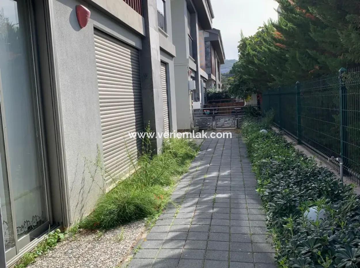 Private Villa With Terrace And Winter Garden In A Corner Location In Saygin Stil Yali