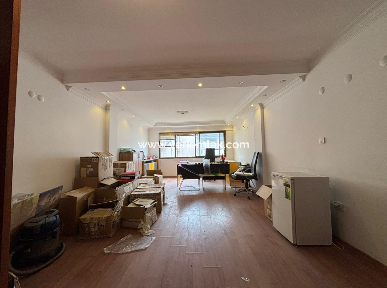 Near Alsancak Port And Station 30M2 Office For Rent