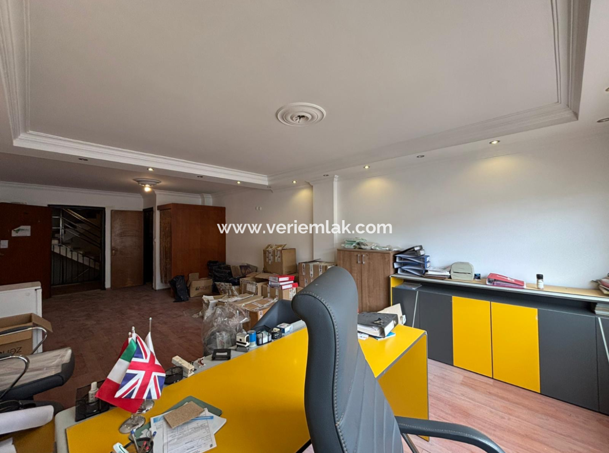 Near Alsancak Port And Station 30M2 Office For Rent