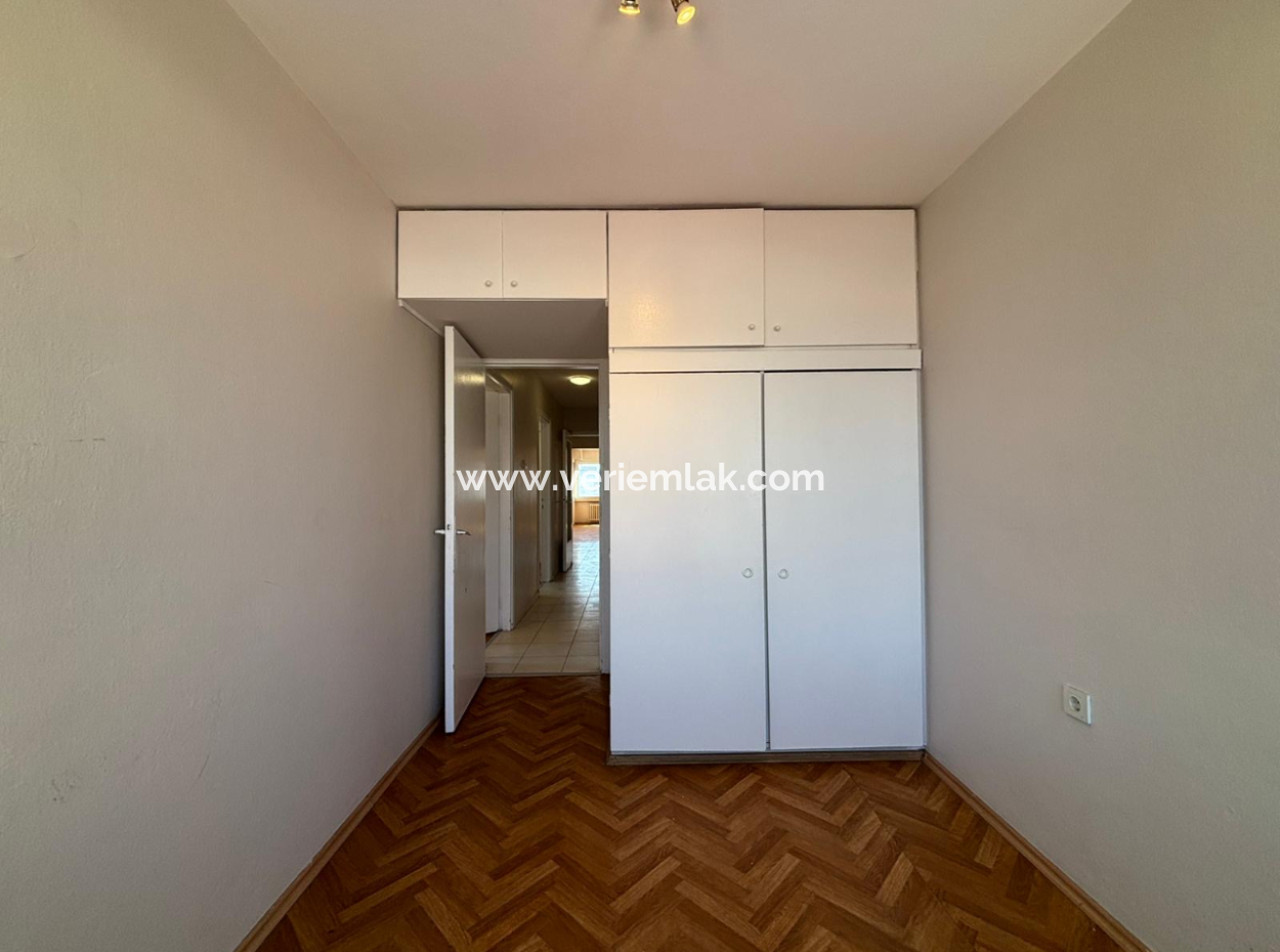 Alsancak Gazi School Opposite Open Front 3 1 Well-Kept Flat For Rent