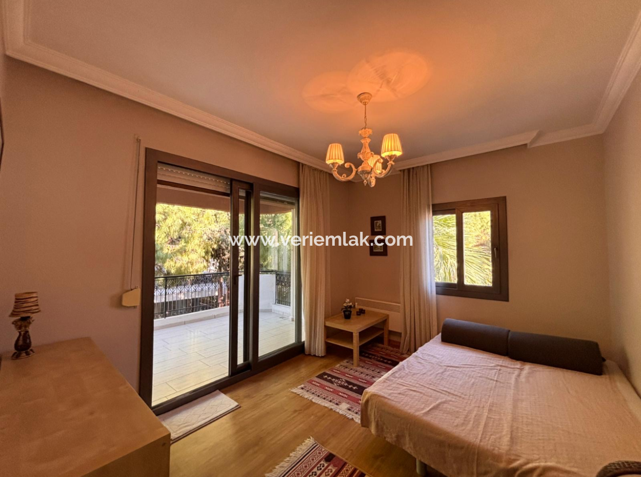 Fully Furnished Flat For Rent In Çeşme Musalla Neighborhood