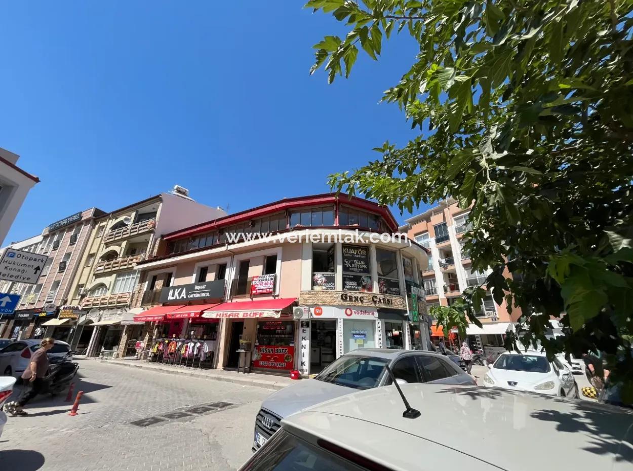 Corner Office For Rent At The Entrance Of Seferihisar Marketplace With Secretariat, 2 Rooms, Separate Kitchen And En-Suite Bathroom!