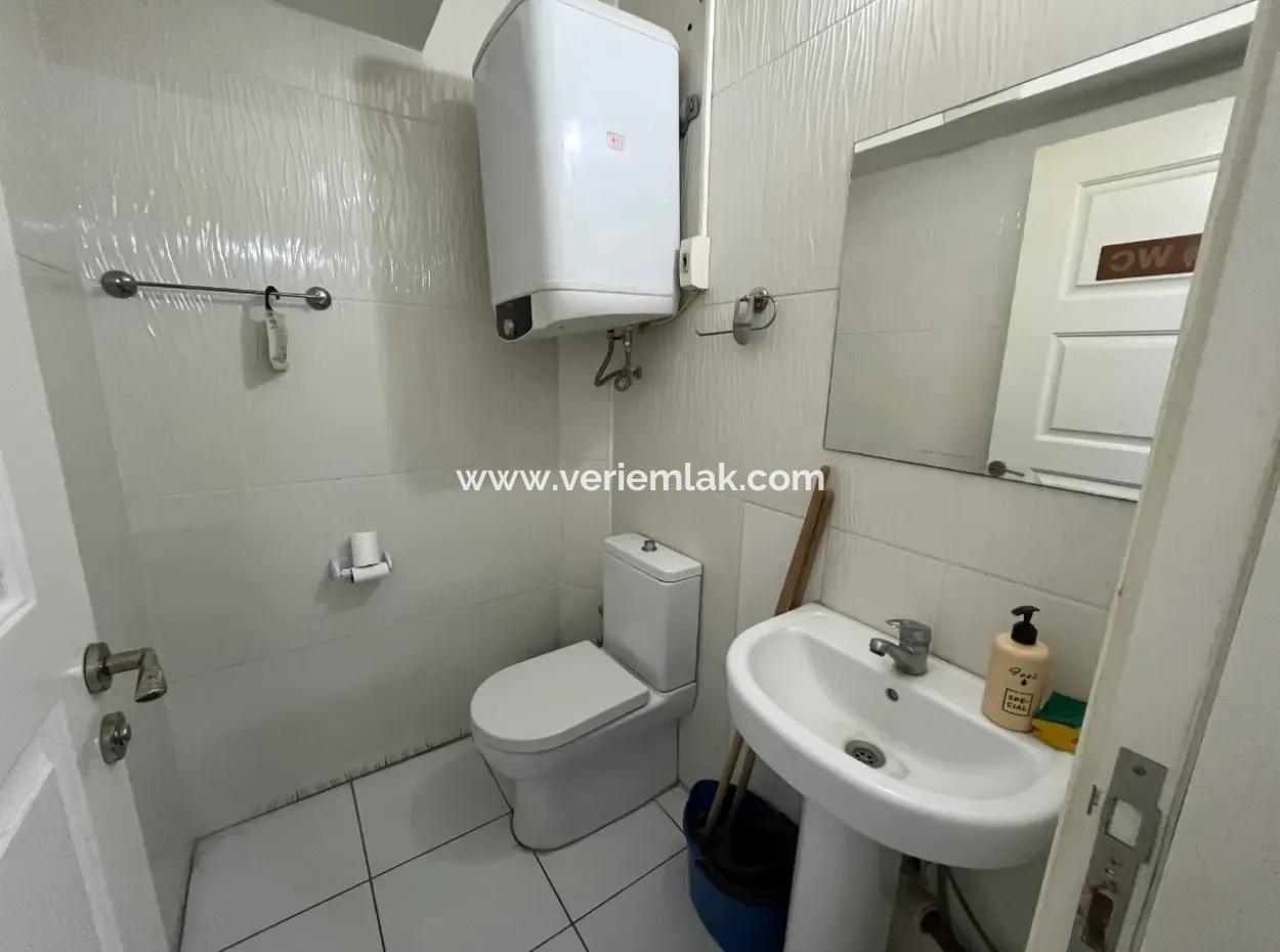 Corner Office For Rent At The Entrance Of Seferihisar Marketplace With Secretariat, 2 Rooms, Separate Kitchen And En-Suite Bathroom!