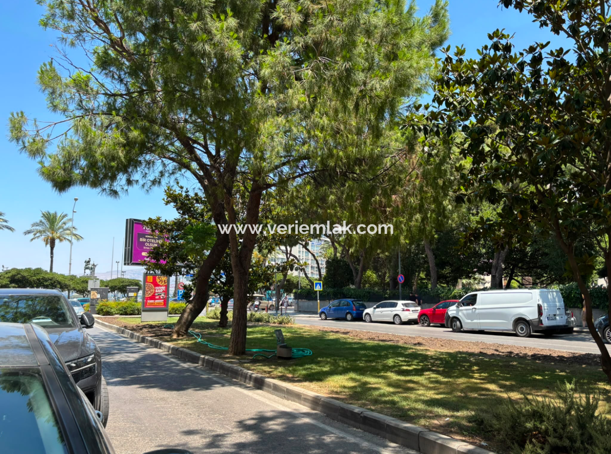 Alsancakswiss Hotel Karşisinda70M2 Free Shop For Rent With Net Wc