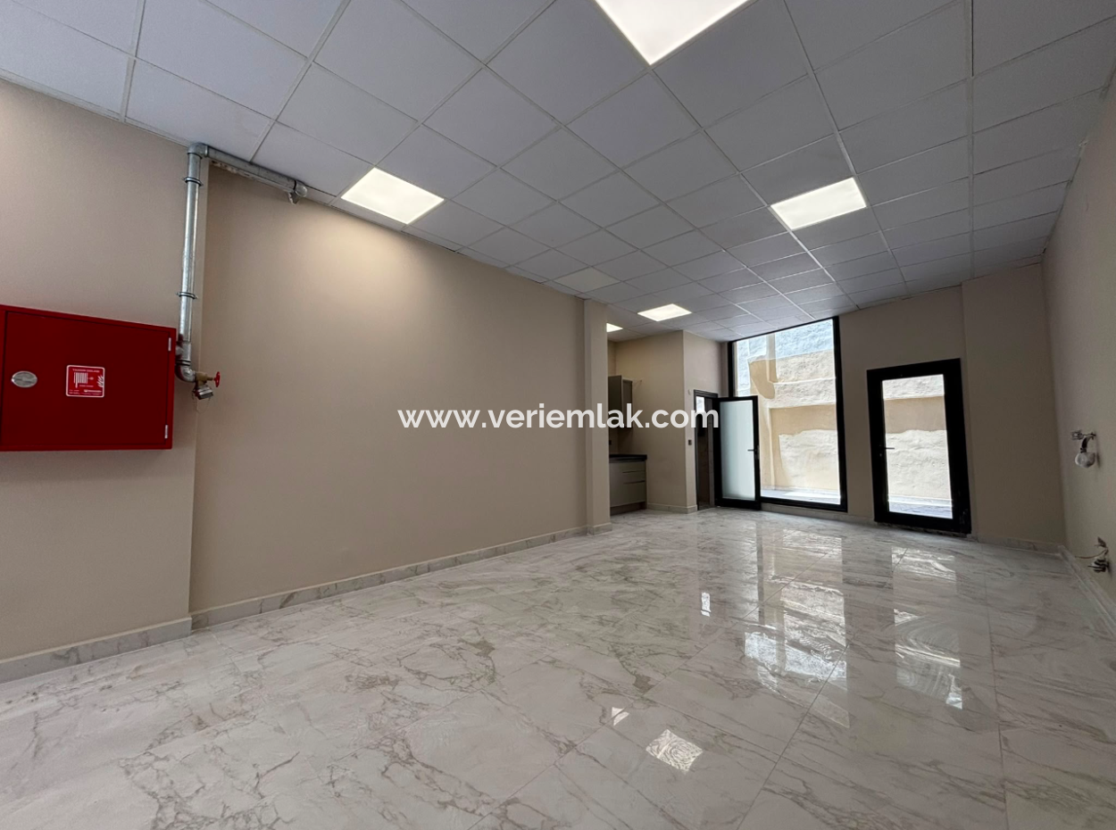Alsancakswiss Hotel Karşisinda70M2 Free Shop For Rent With Net Wc