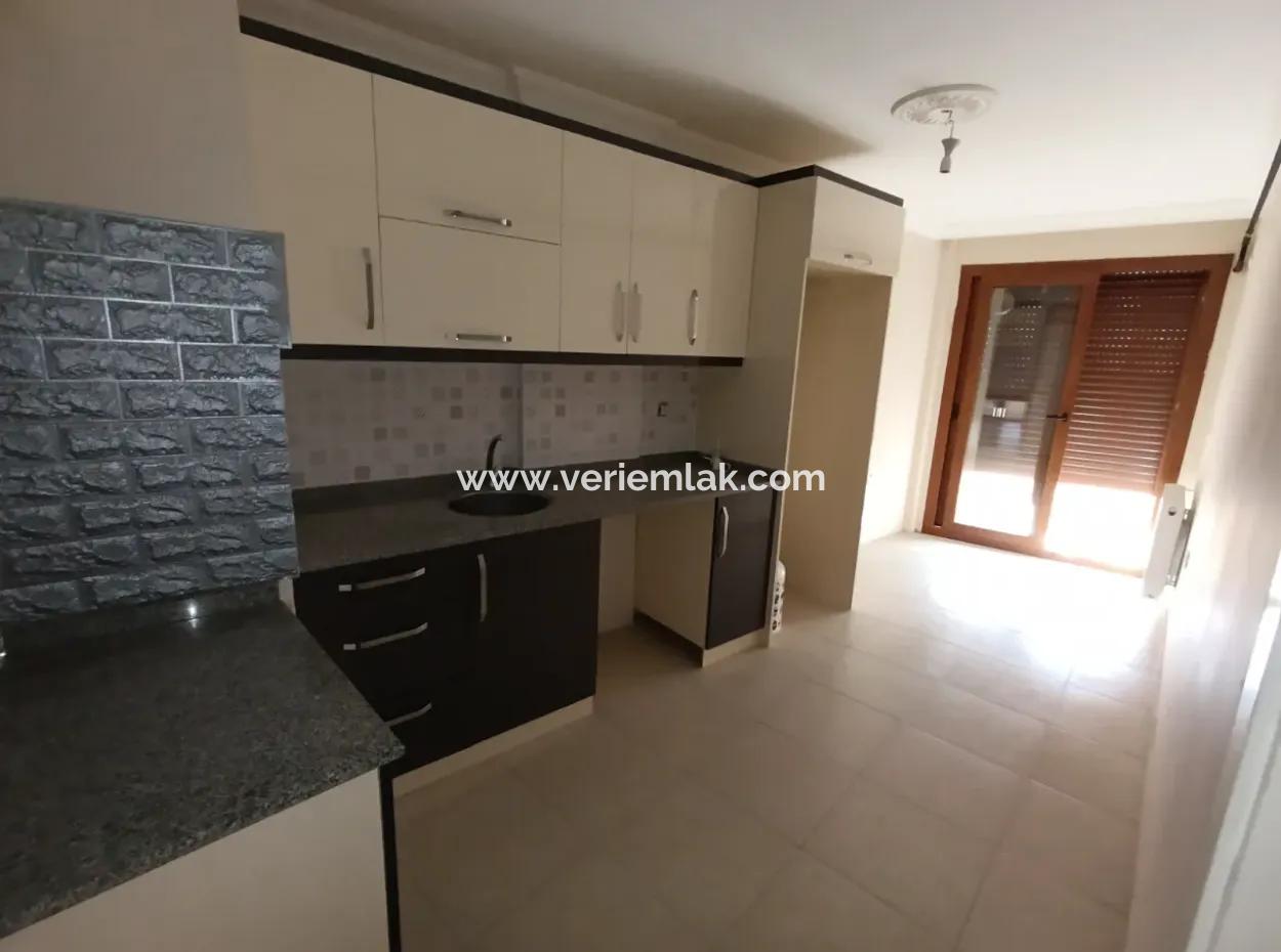 2 1 Separate Kitchen Flat For Rent In A Central Location In Seferihisar Pazaryeri