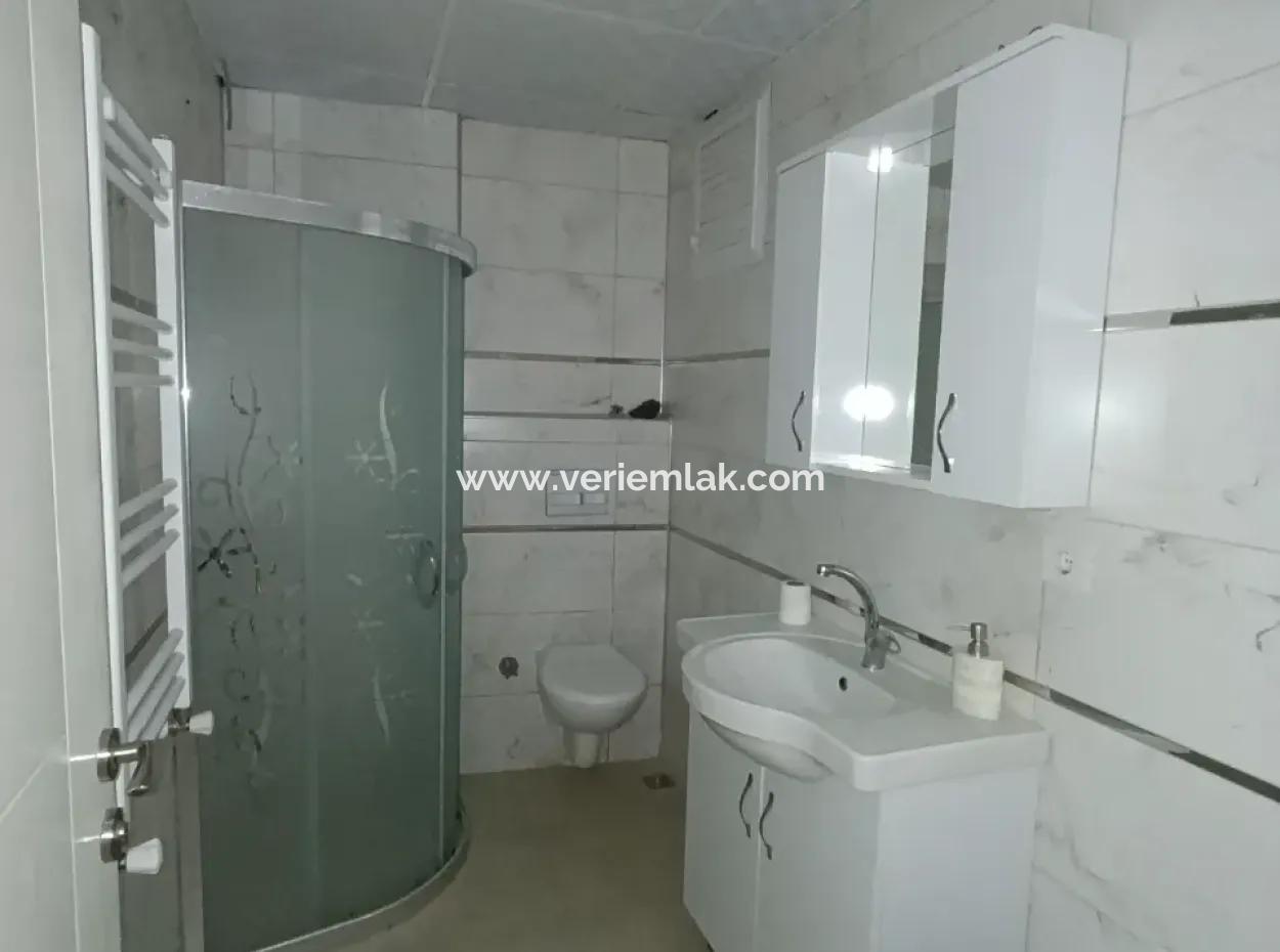 2 1 Separate Kitchen Flat For Rent In A Central Location In Seferihisar Pazaryeri