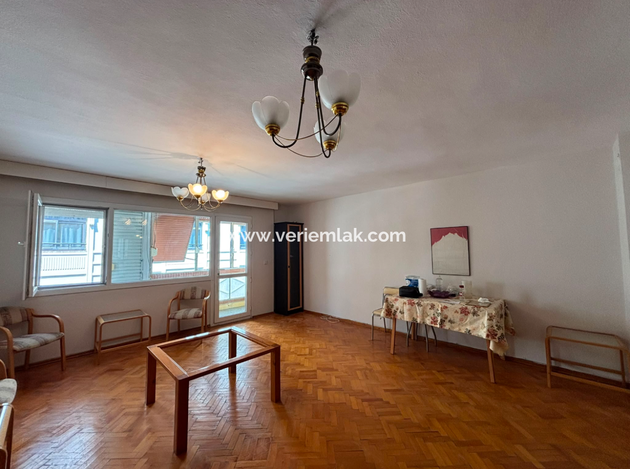 3 1 2Nd Floor 100M2 Flat For Rent Close To Alsancak Gündoğdu Square