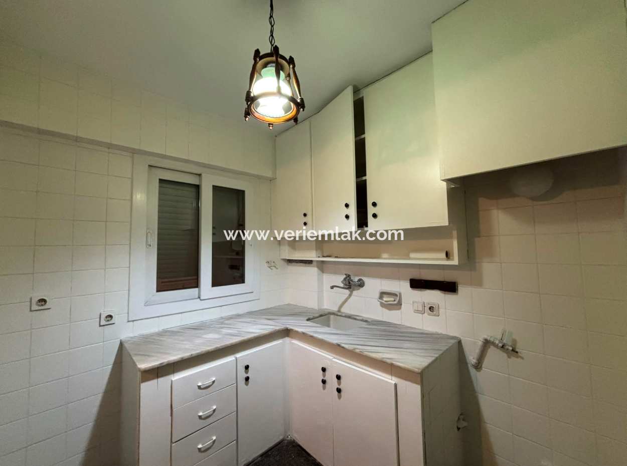 3 1 2Nd Floor 100M2 Flat For Rent Close To Alsancak Gündoğdu Square
