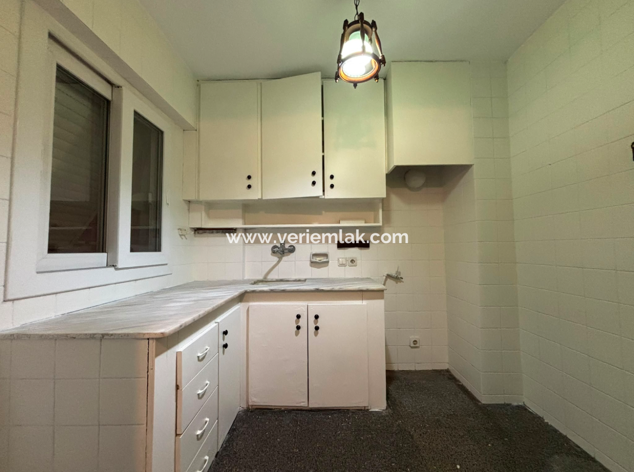 3 1 2Nd Floor 100M2 Flat For Rent Close To Alsancak Gündoğdu Square