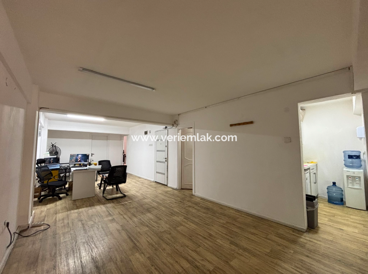 Alsancak Cyprus Martyrs 1St Floor 1 1 110M2 Office/Workplace For Rent