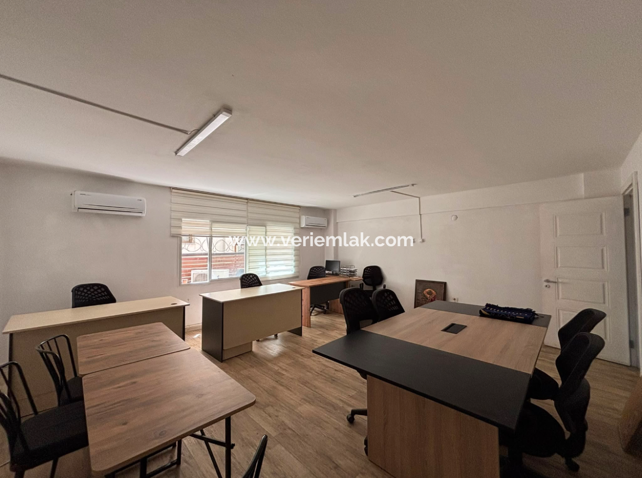 Alsancak Cyprus Martyrs 1St Floor 1 1 110M2 Office/Workplace For Rent