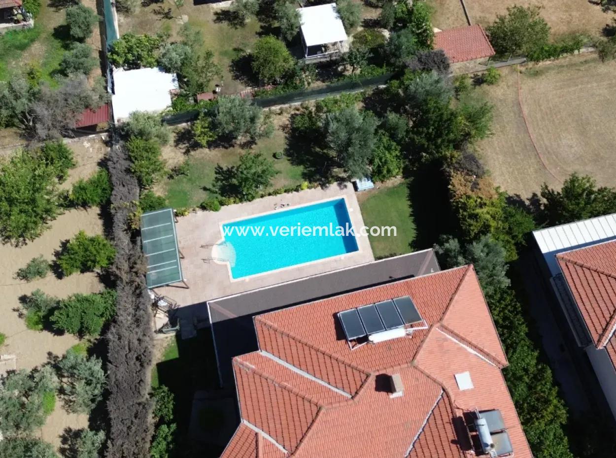Furnished Villa For Rent With Fully Detached Pool In Seferihisar Ulamış Turunçevler Sitesi
